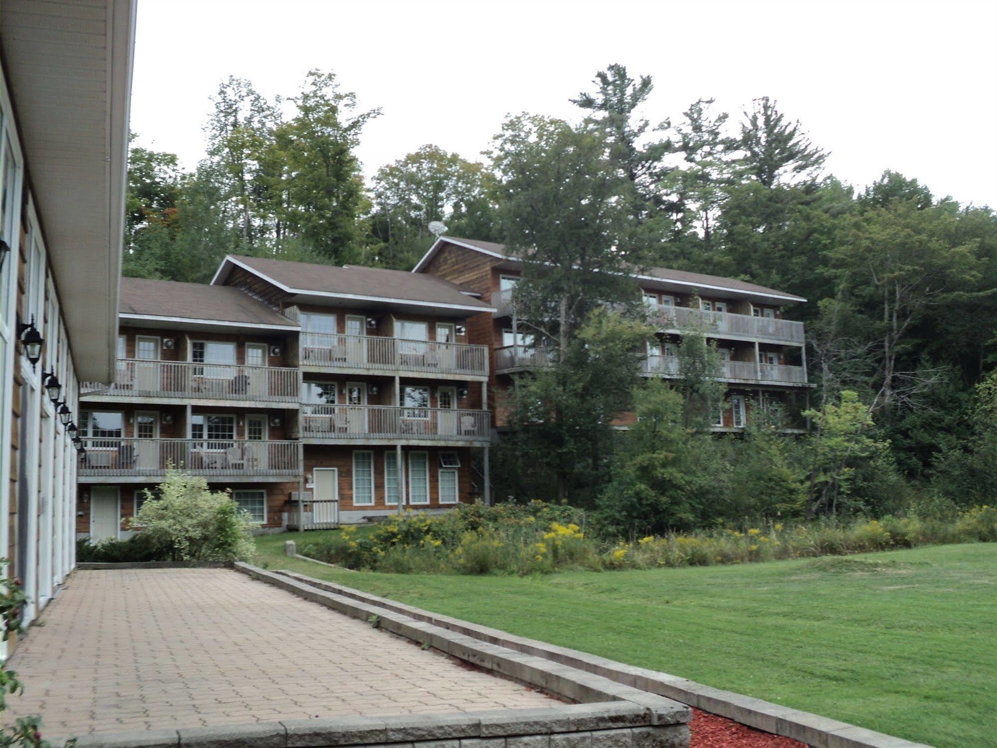 The Grand Tappattoo Resort, Ascend Hotel Collection Otter Lake Екстер'єр фото